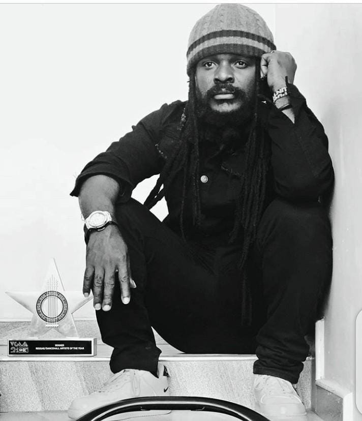 Download Mp3: Ras Kuuku - Sika ft Fameye_GhNation.net
